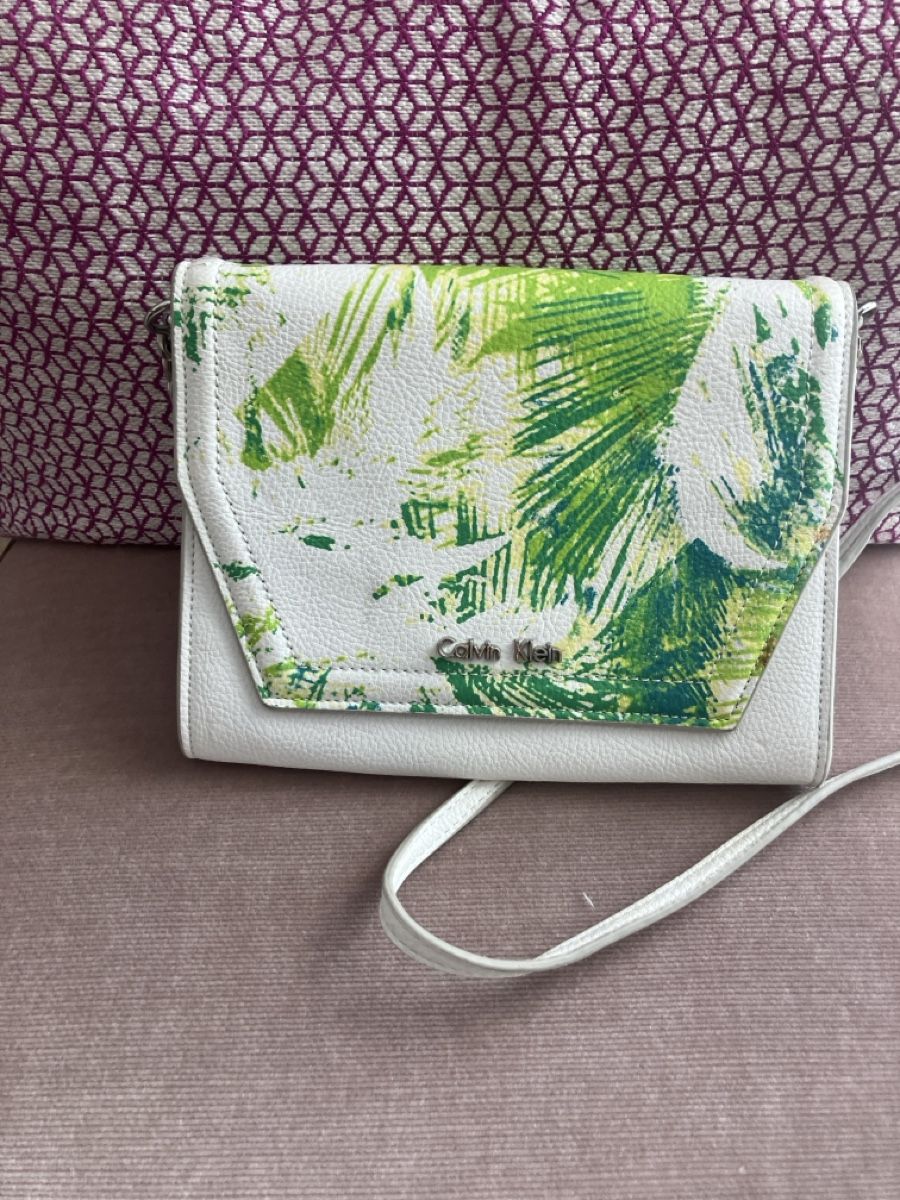 Calvin Klein Borse da donna: Calvin Klein White Crossbody Bag – Usato da Regensdorf venduto da AHenter