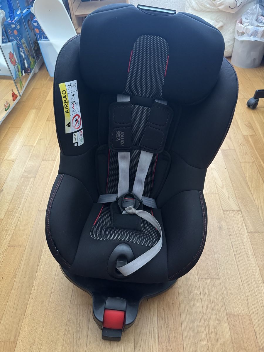 Britax Römer Auto-Kindersitze: Römer Dualfix M i-Size – Gebraucht aus Schwarzenbach SG von pas_f8rx