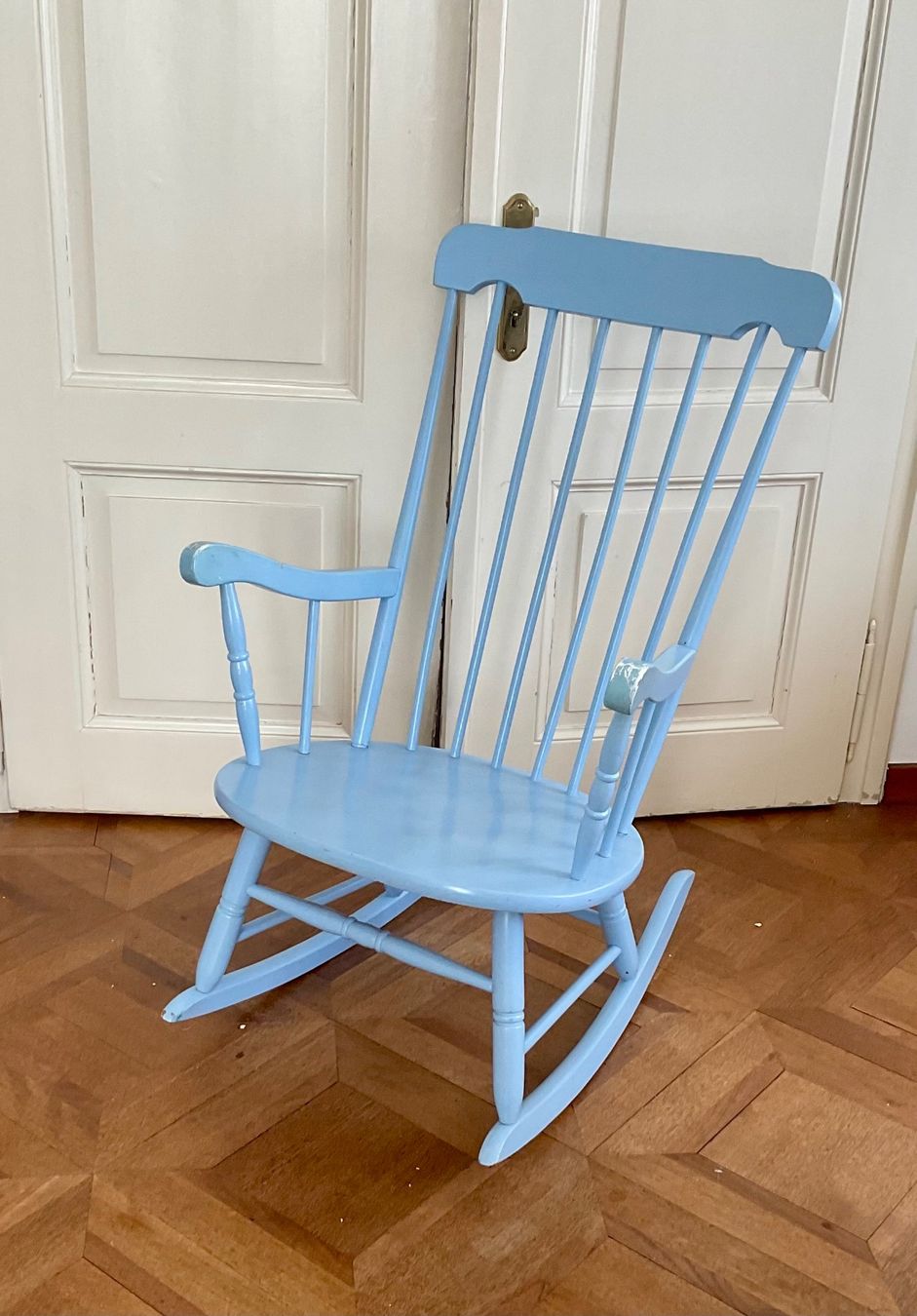 Stühle: Schaukelstuhl Windsor Stil – Gebraucht aus Aarau von Galaktos