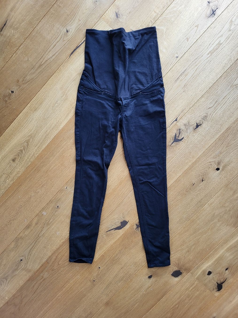 H&M Pantaloni: Schwangerschaftshose S H&M – Usato da Mund venduto da joe_m2w8