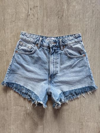 Zara jeans shorts in size 36.