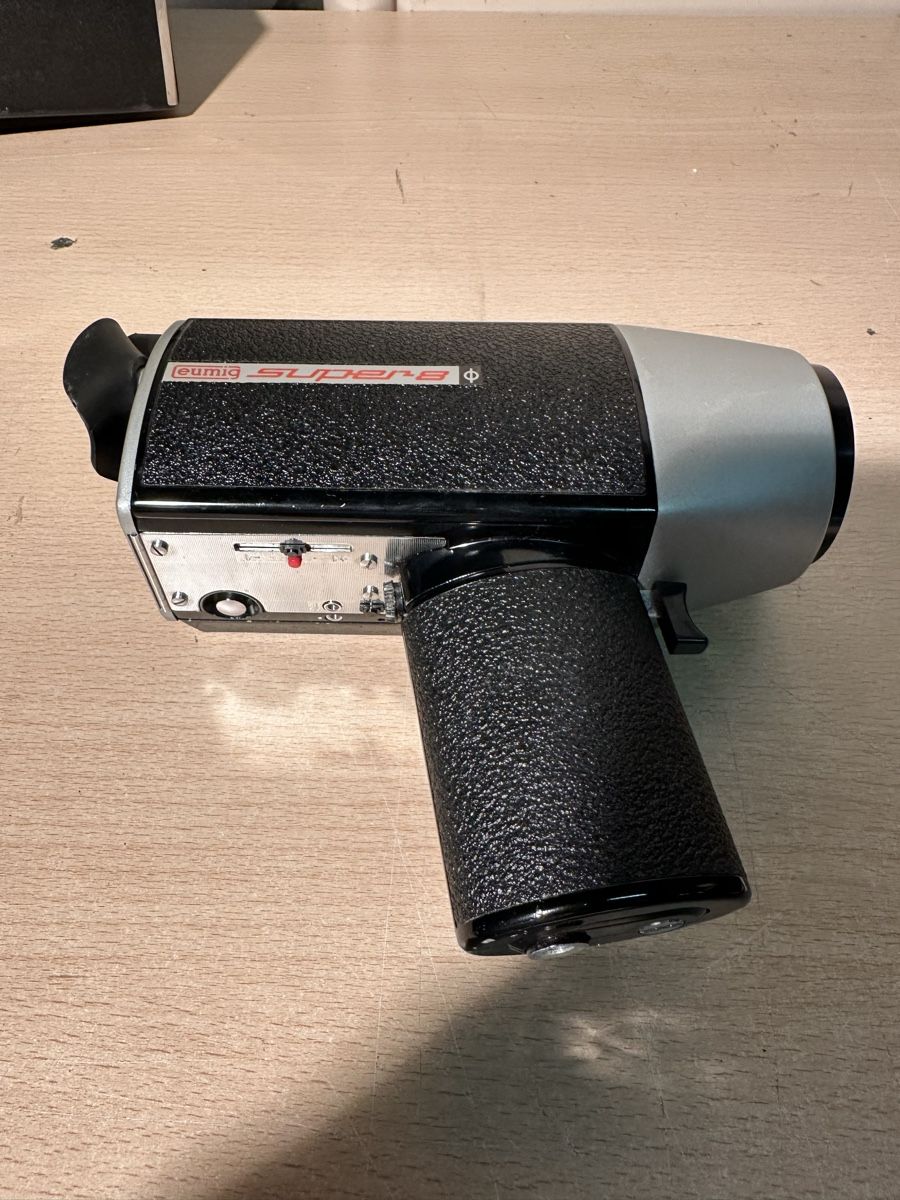 Videocamere: Caméra Super 8 Eumig Viennette: Vintage – Usato da Lausanne venduto da artnouveau04 4
