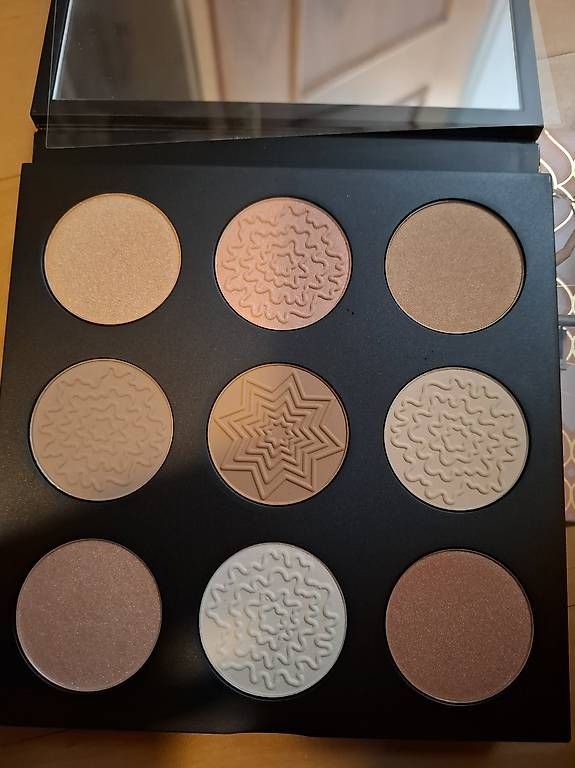 Make-up: Face Palette – Gebraucht aus Hochdorf von gal_w9hk 1