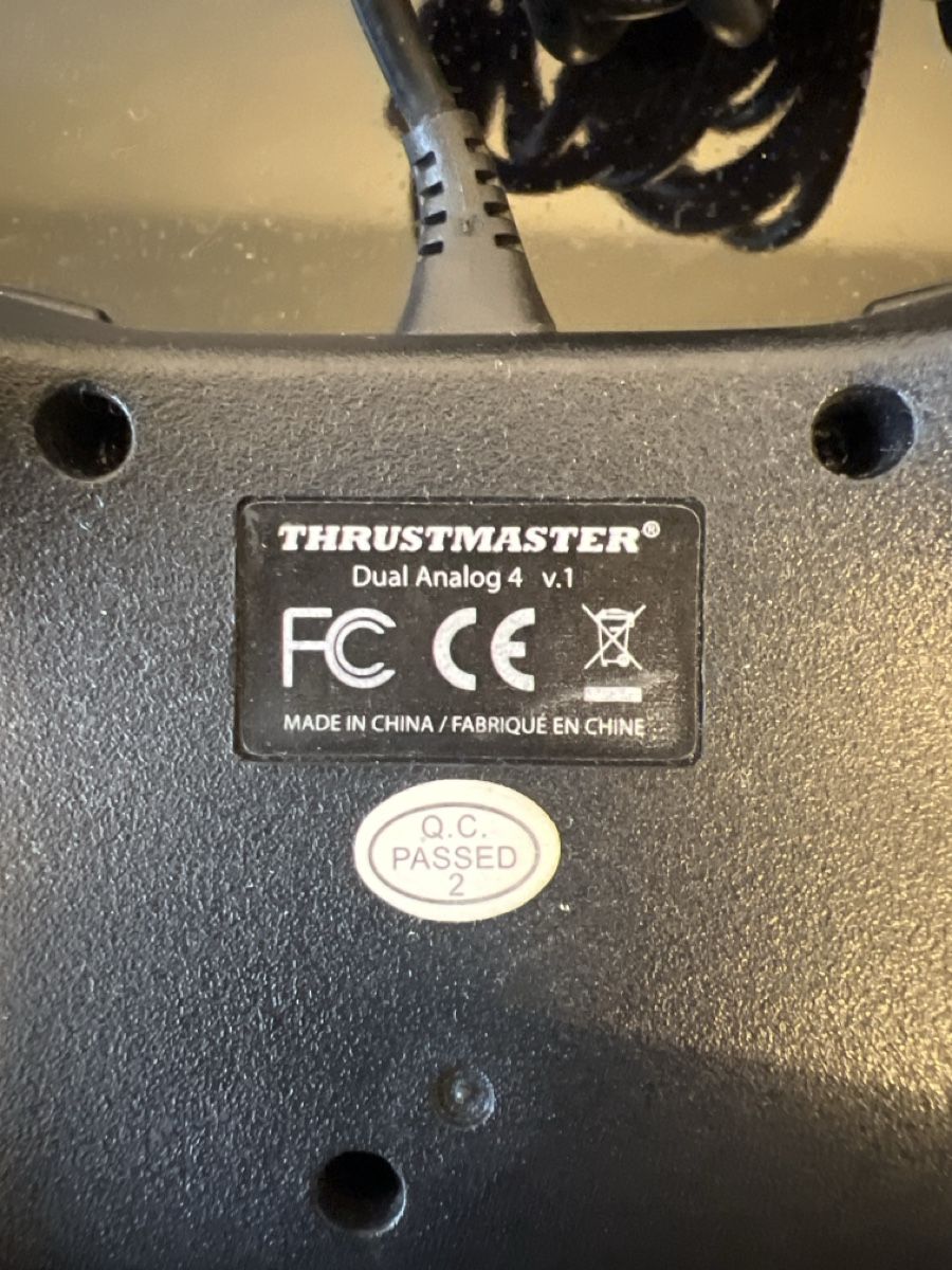 Thrustmaster Controller: Thrustmaster Dual Analog 4 Joystick - Top Zustand! – Gebraucht aus Wollerau von Plakatfreund 2