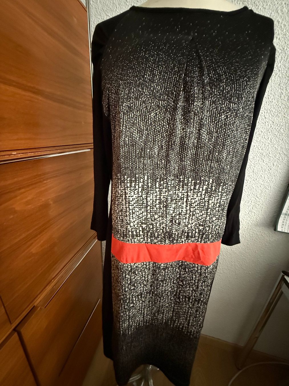 Vestiti: Tuzzi Kleid Gr. 40 Viskose – Usato da Kirchdorf AG venduto da coco123 1