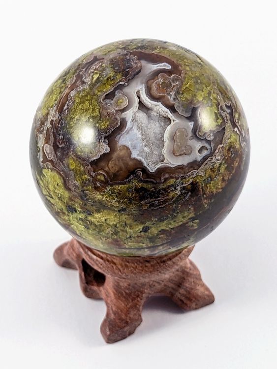Opal Grün Kugel 48mm 142 Gramm mit Holzstand Kaufen auf Ricardo