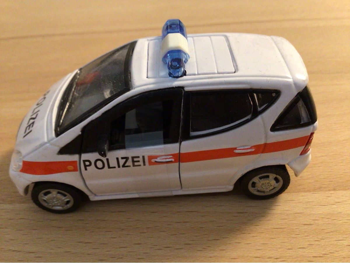 Mercedes-Benz Modellini d'auto: Polizei Auto, Mercedes (nr.136) – Usato da Solothurn venduto da PaLi1979