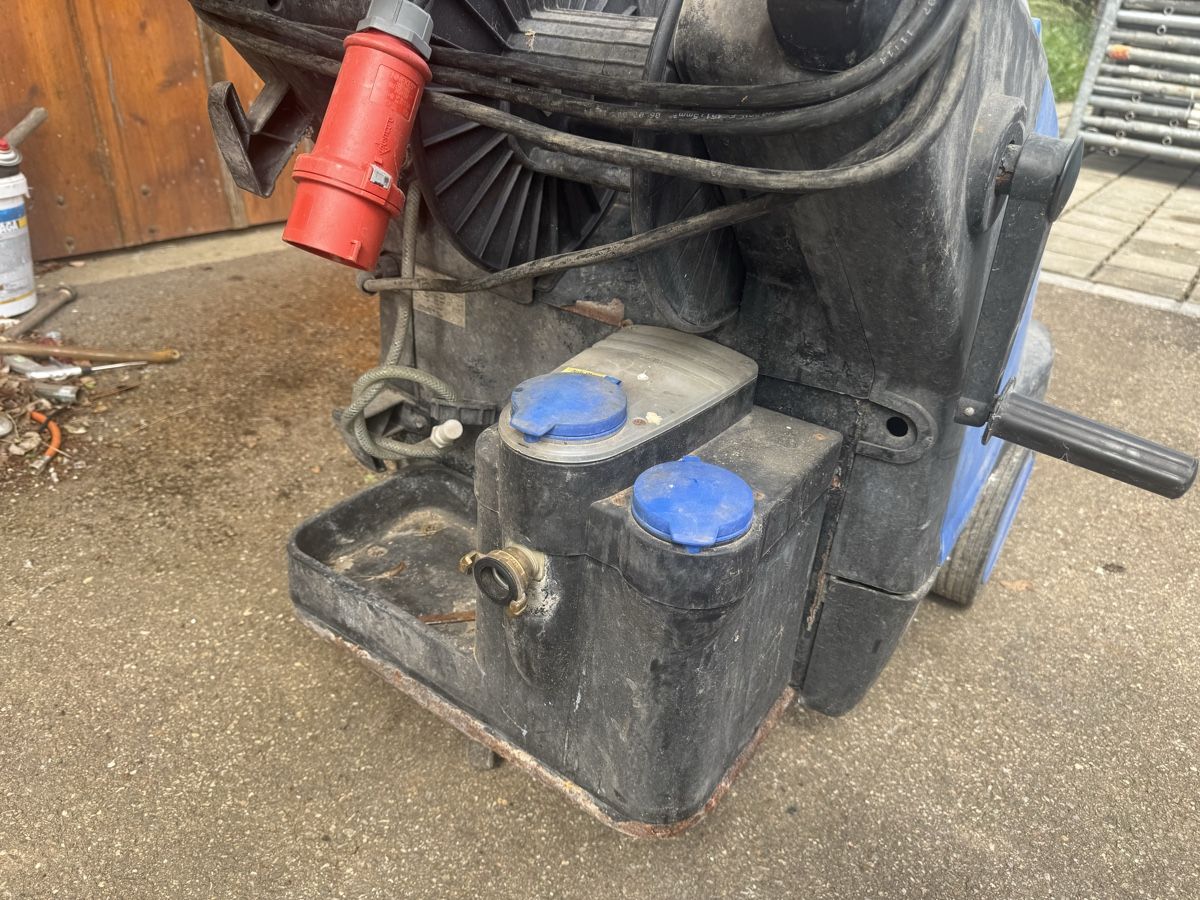 Pulitori a vapore: Nilfisk Alto Neptune 3 Dampfreiniger  – Difettoso da Wenslingen venduto da tarzan74 7