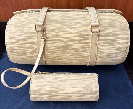 LOUIS VUITTON Soufflot – Cuir Épi Ivoire –  Pochette