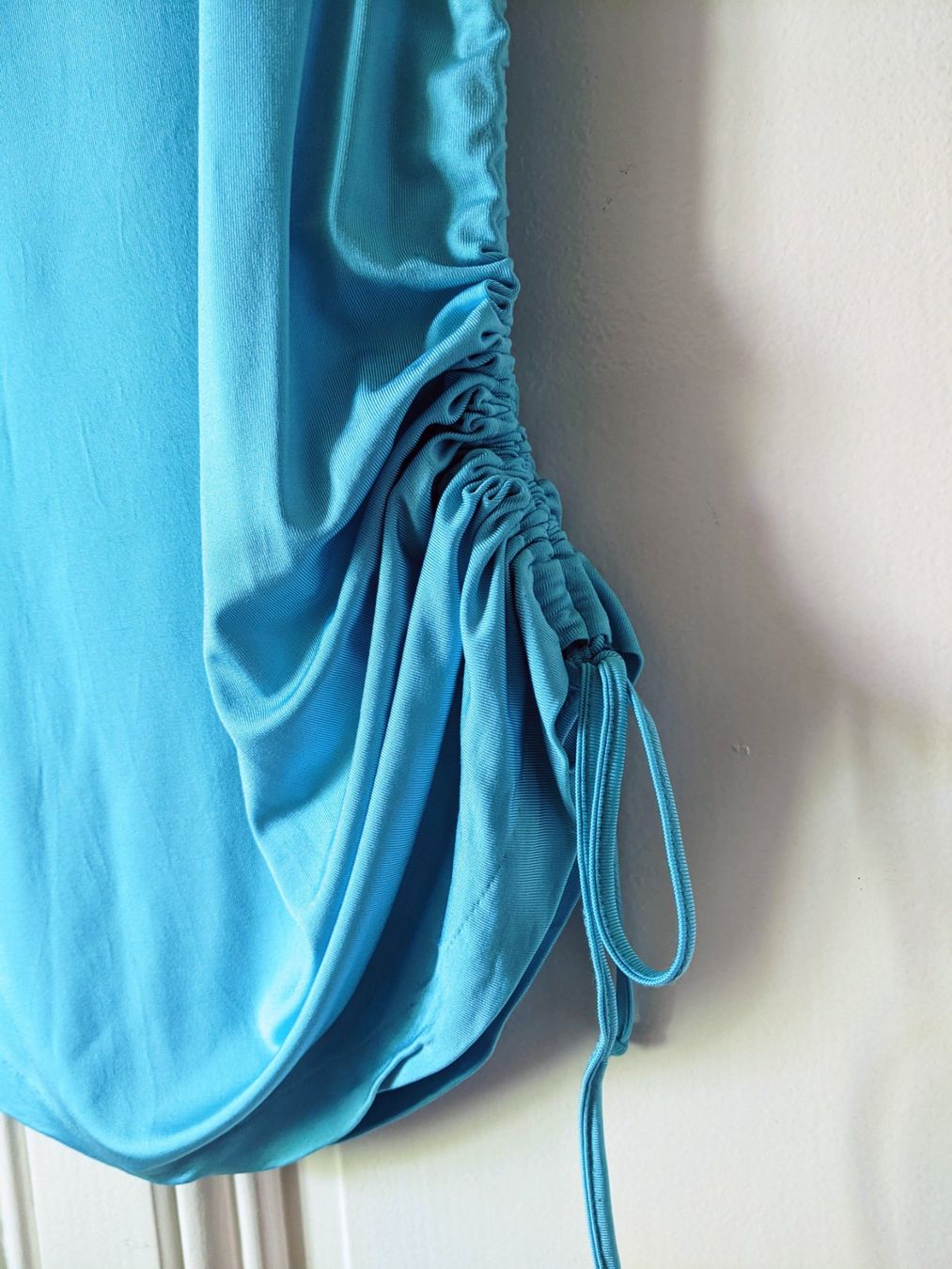 Escada Tops: ESCADA : Fluide top drapé turquoise 36 – Neuf (Voir description) à Petit-Lancy par lilycerise 3