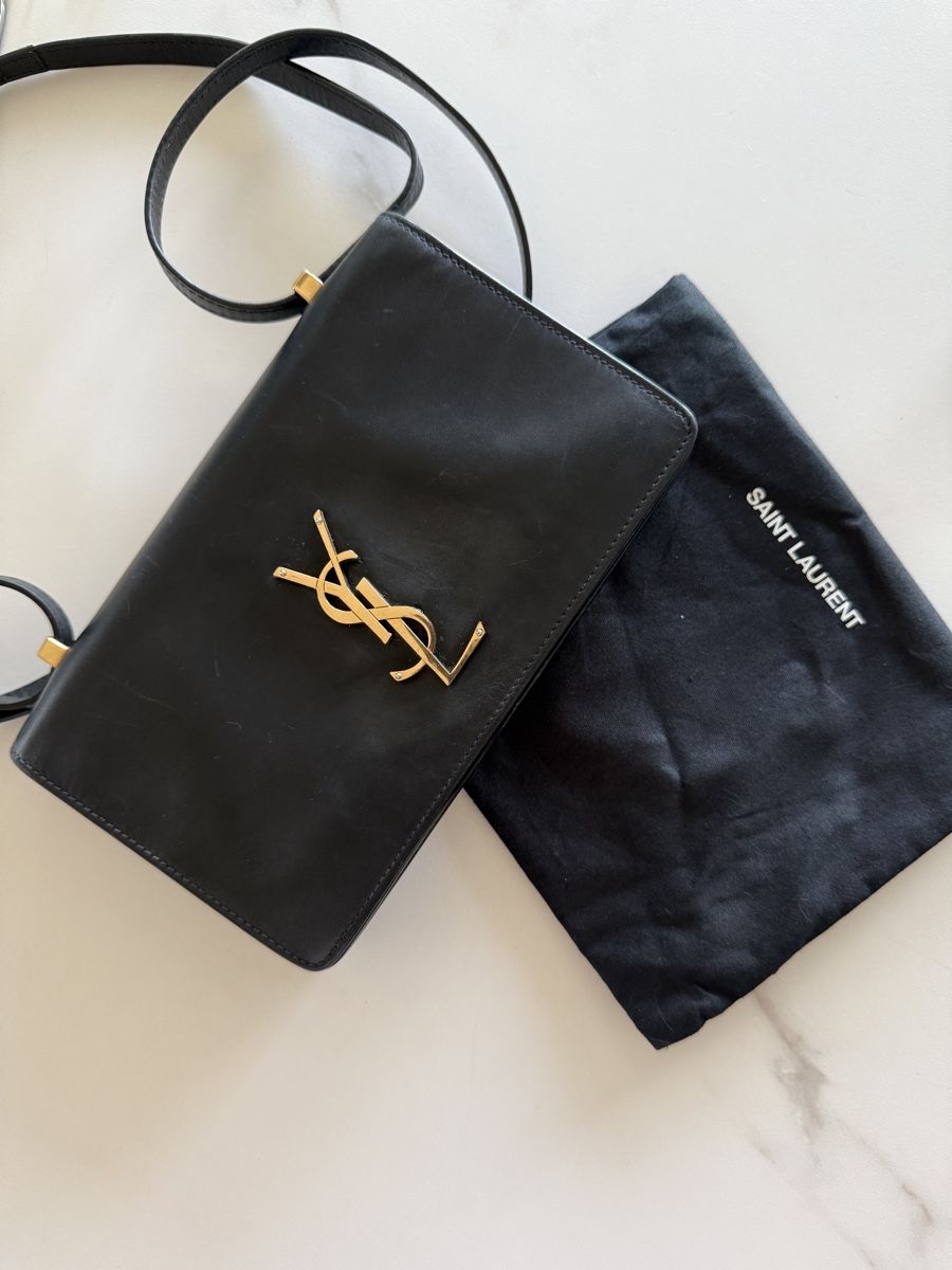 Saint Laurent Borse da donna: Vintage Saint Laurent Monogram Shoulder Bag – Usato da Pratteln venduto da Eileen_H 2