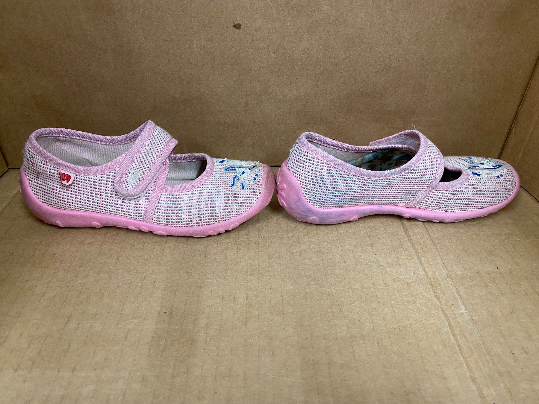 Elefanten Schuhe für Mädchen: Kinderfinken Grösse 28 Einhorn – Gebraucht aus Eschlikon TG von RamonaSt 1