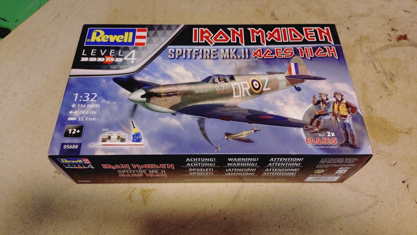 Revell Kit di modellismo & Modellini statici: Revell Spitfire MK.II Iron Maiden – Nuovo e nell'imballaggio originale da Grüningen venduto da Stargazer