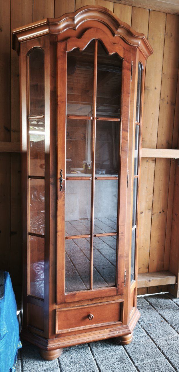 Vitrines: Antike Vitrine aus Holz – D'occasion à Arch par Mannaz23