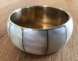 Schicker Armreif Messing Perlmutt Vintage Boho Sommer Look