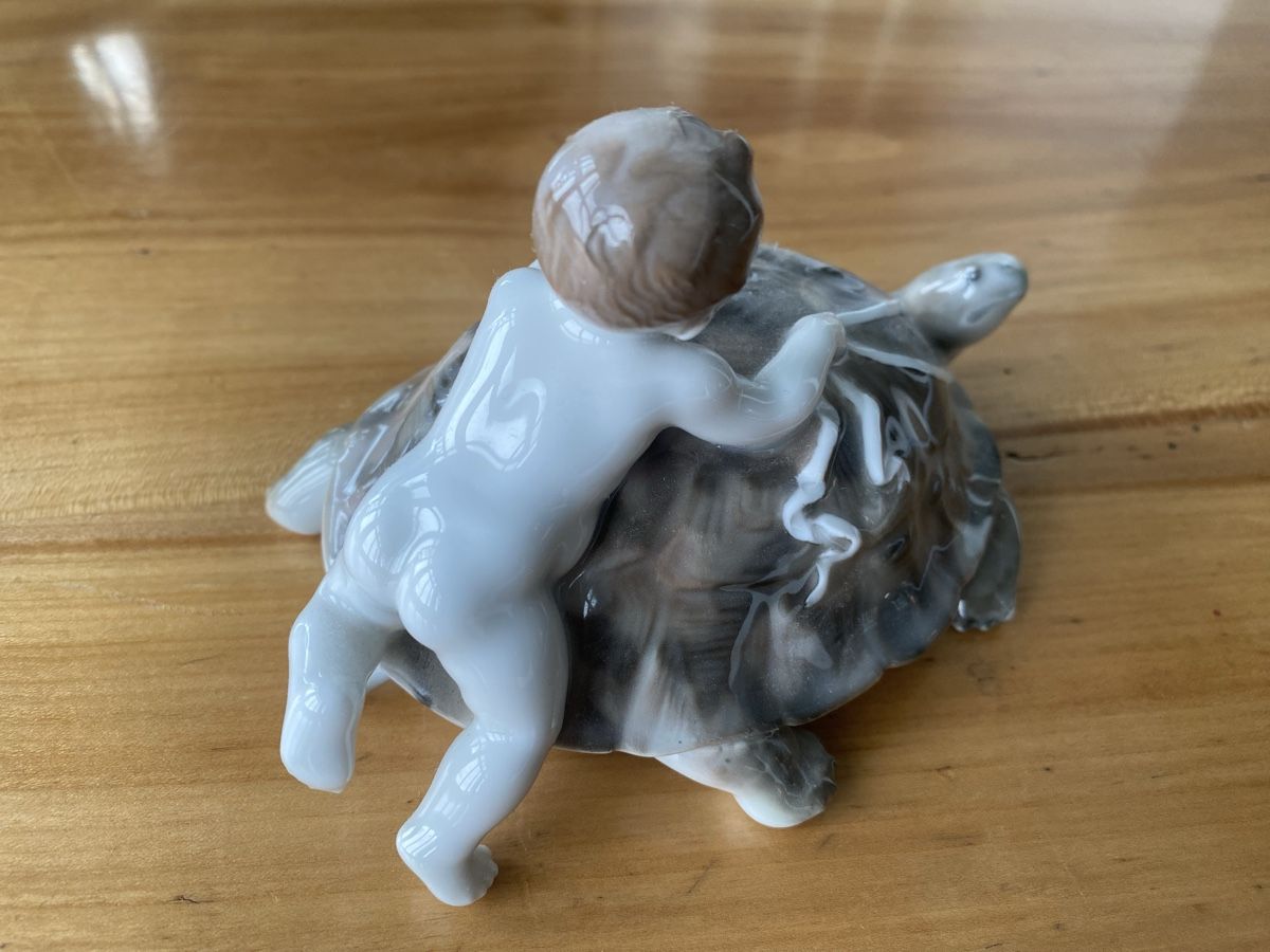 Rosenthal Statuette: Rosenthal, Schildkröte mit Amorette – Usato da Buochs venduto da Chreschte2 3