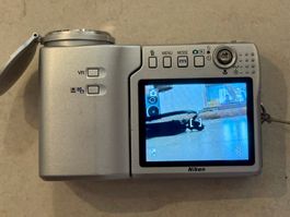 Nikon Coolpix S10 VR Digitalkamera 6 Megapixel 10x Zoom
