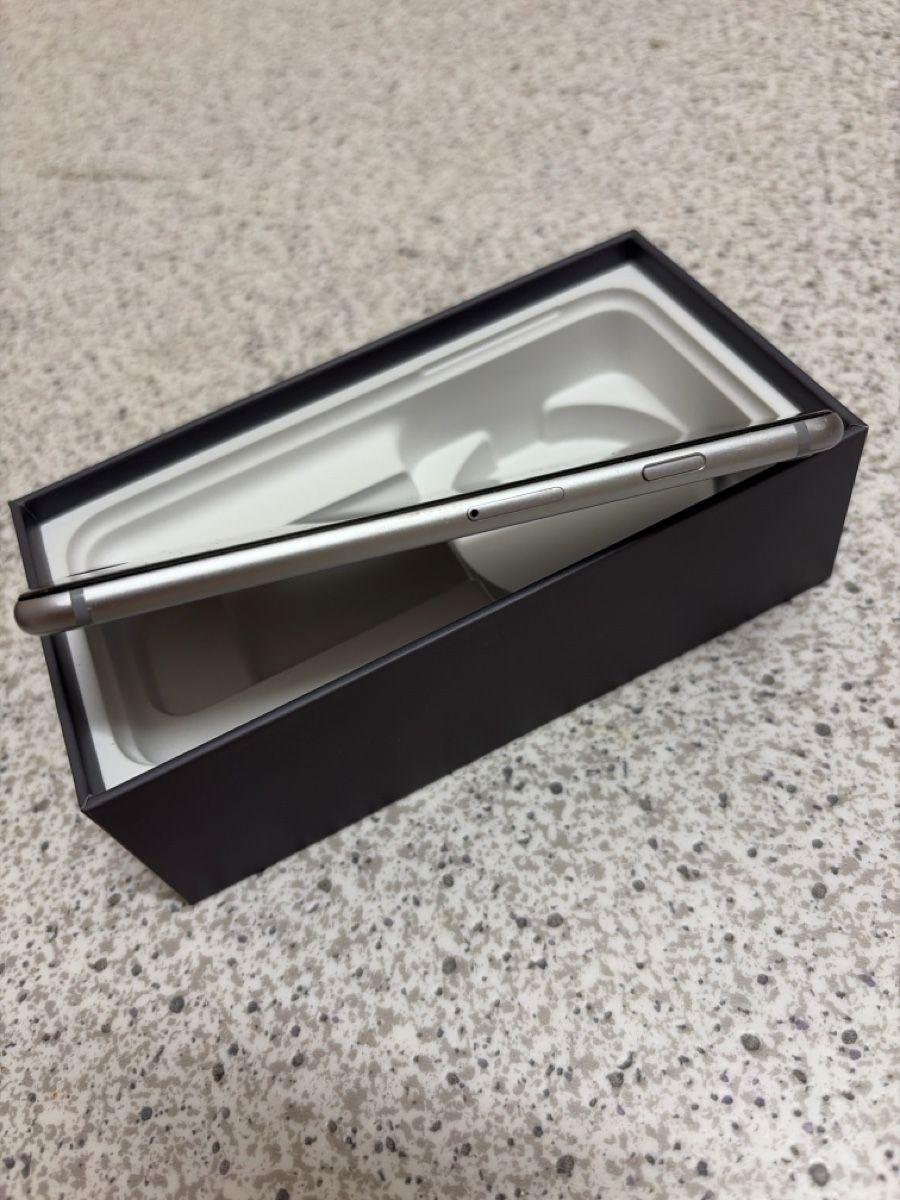 Apple Telefoni cellulari / Smartphones: Apple iPhone 6 Smartphone silber mit Originalverpackung – Usato da Bachenbülach venduto da Besttime 2