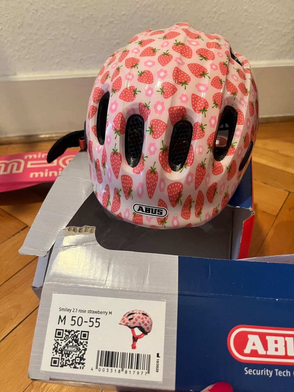Micro Veicoli per bambini: Child micro mini trottinette and ABUS helmet – Usato da Genève venduto da dmt_y25y 3