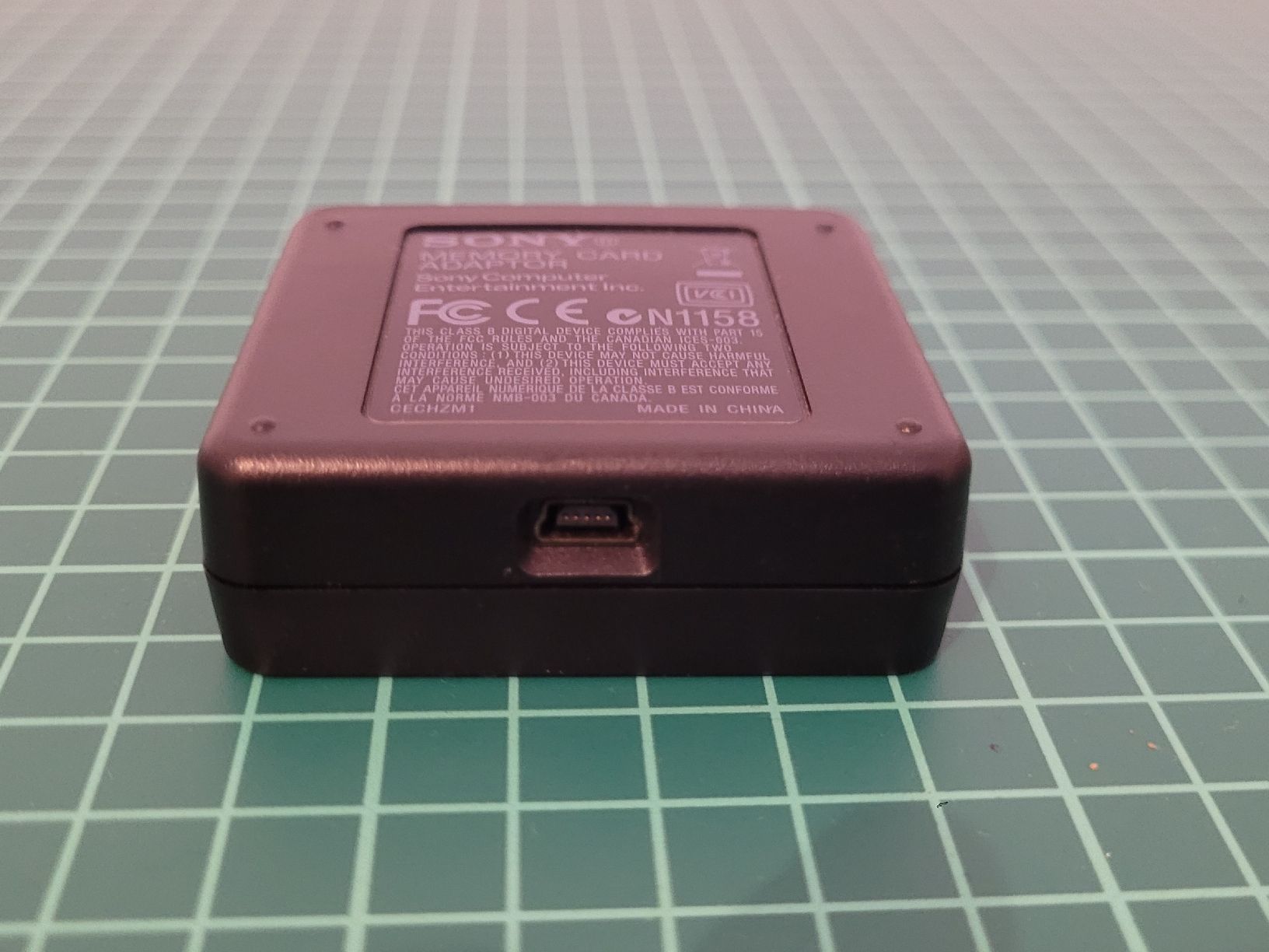 Lettori di schede: Sony Memory Card Reader/Adapter - Black - Excellent! – Usato da Meyrin venduto da Retro-GZ 1
