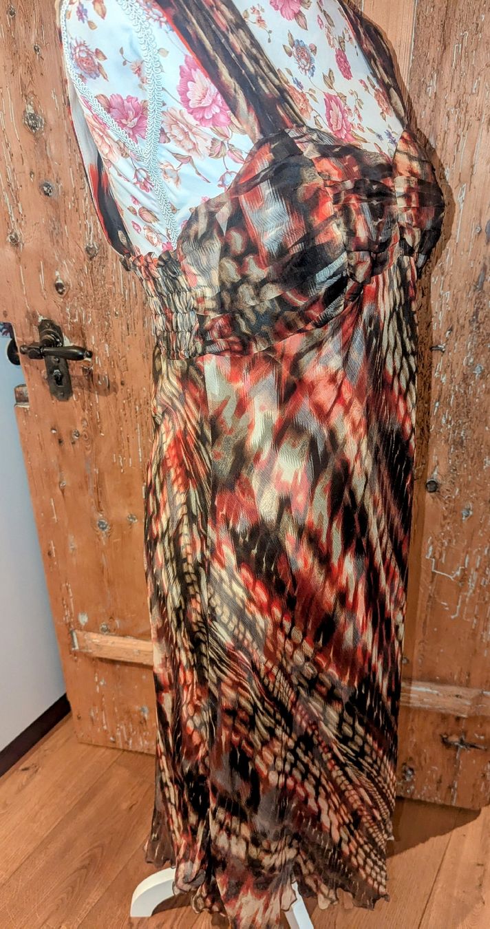 Vestiti: Elegantes Sommerkleid Seide Gr. 40 – Usato da Altendorf venduto da Eistoelter 1