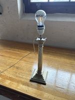 Edle Vintage Tischlampe im Säulen Design, Top Zustand