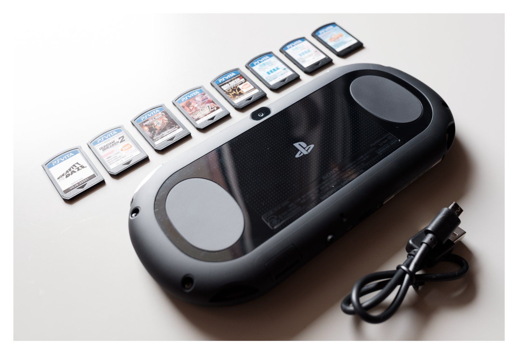 Sony Konsolen: Sony PS Vita 2000 + 8 games + accessories – Gebraucht aus Oberwil b. Zug von  5