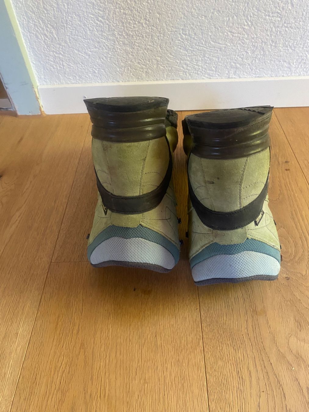 Herrenschuhe: Wanderschuhe Lowa Grösse 44 – Gebraucht aus Ins von ret_56g2 3