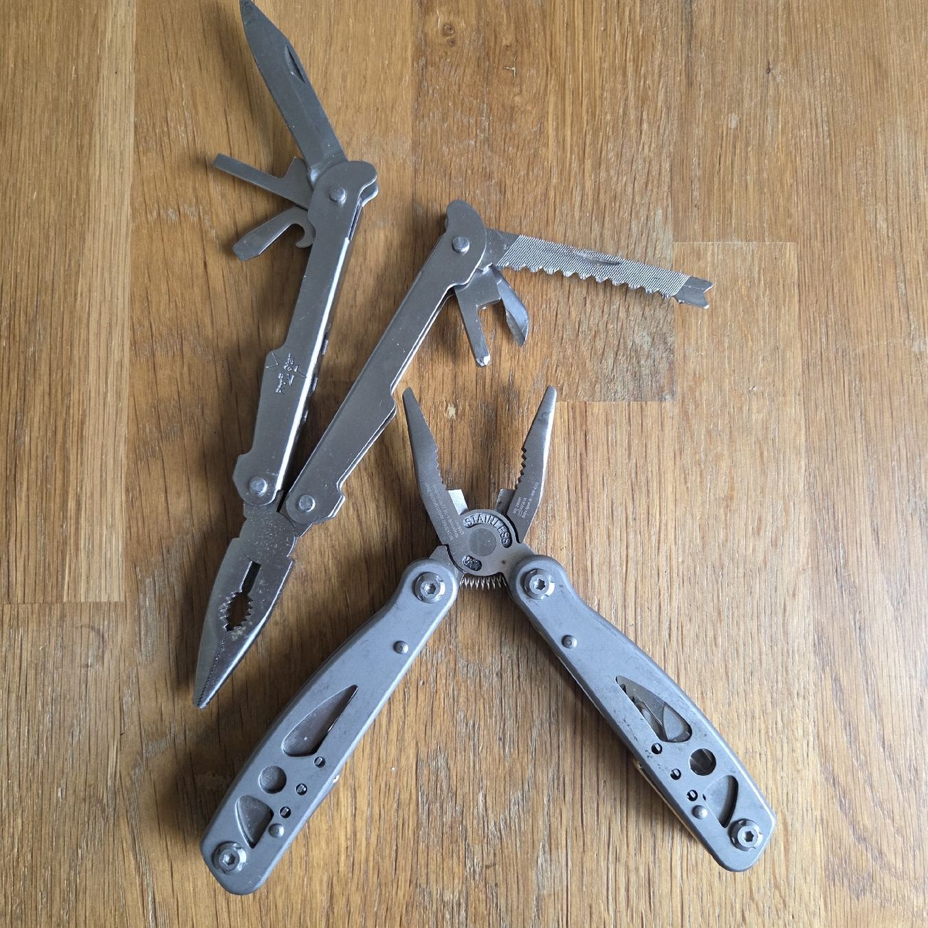 Tous les outils: 2x Multitool Werkzeuge – D'occasion à Stans par Ducati16 1
