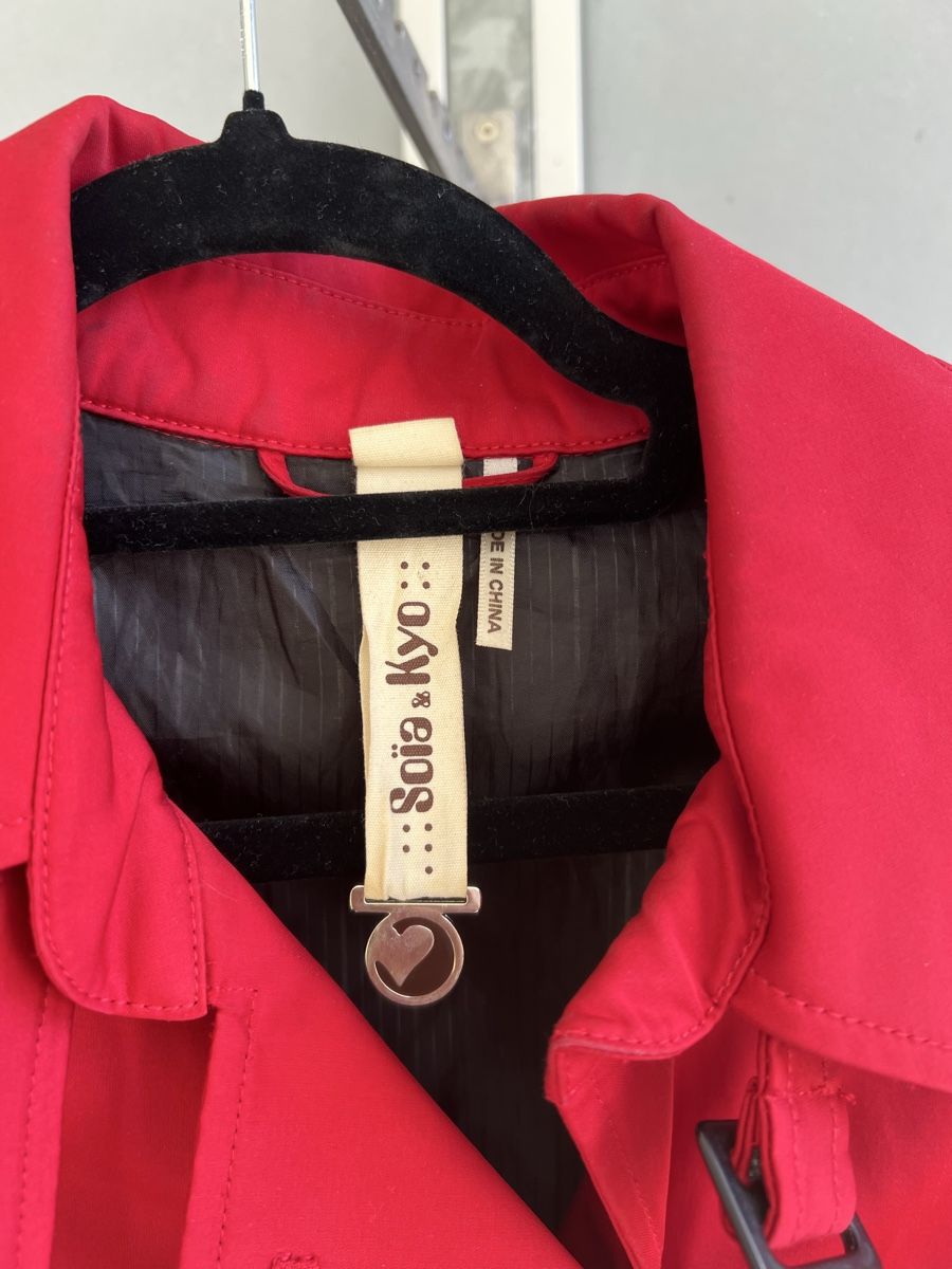 Cappotti: Roter Damen Trenchcoat, Grösse S/M – Usato da Zürich venduto da Mariesieger 3