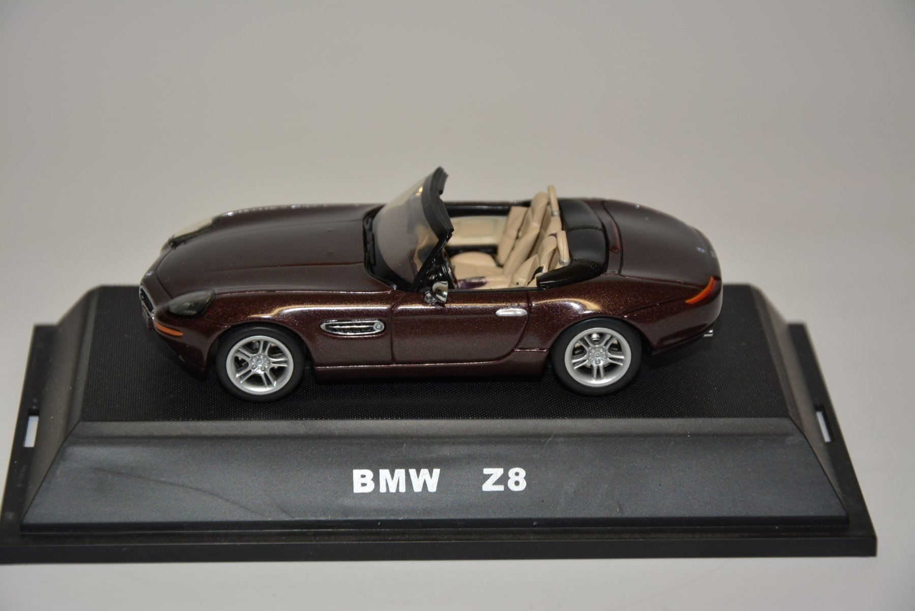 BMW Modellini d'auto: BMW Z8 , Criollo Red , Jadi , 1:43 – Nuovo e nell'imballaggio originale da Goldach venduto da Feivel9 1
