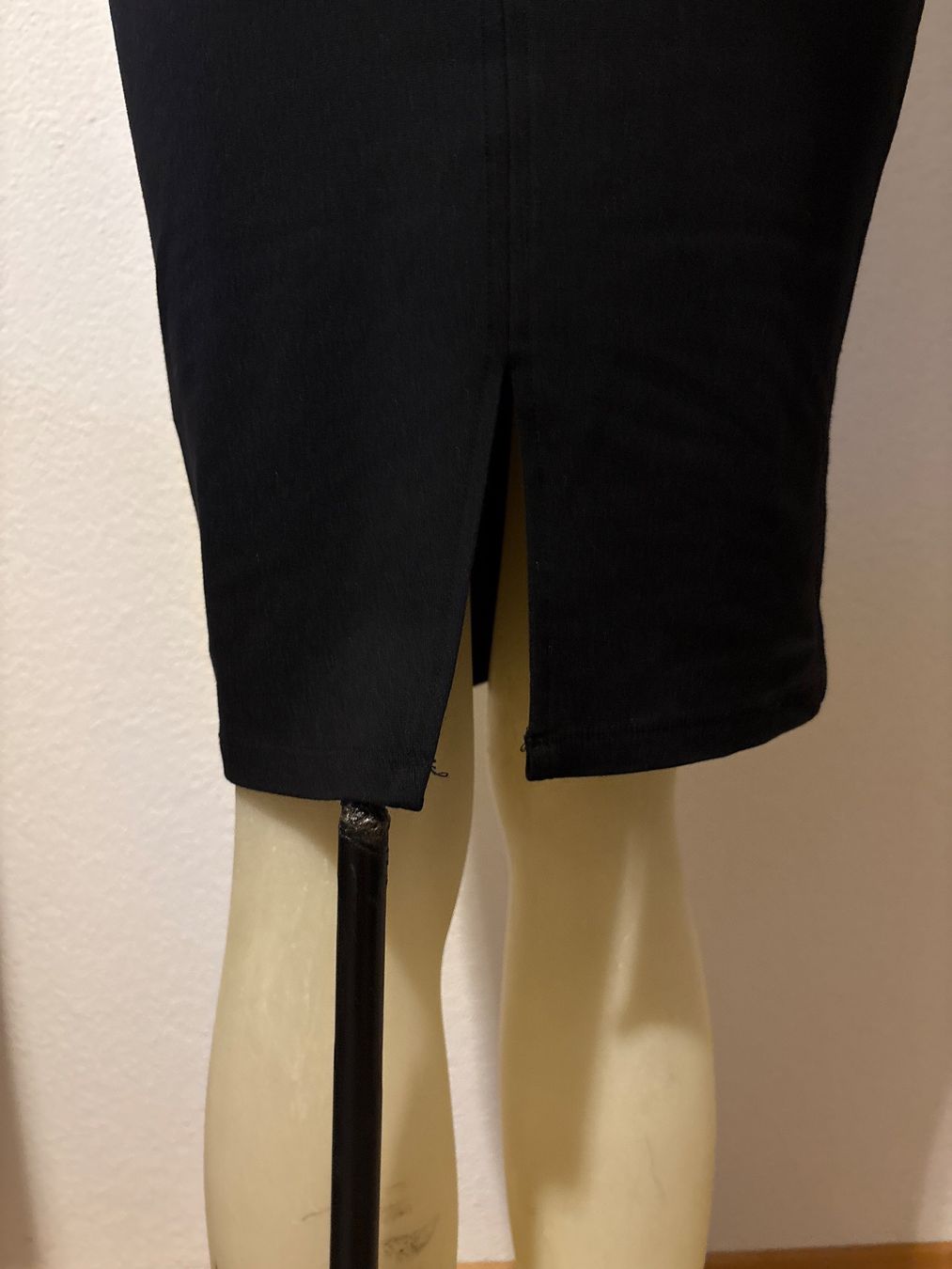 Kleider: Schwarzes träger Kleid grS – Gebraucht aus Niederbipp von blu_jw7r 4