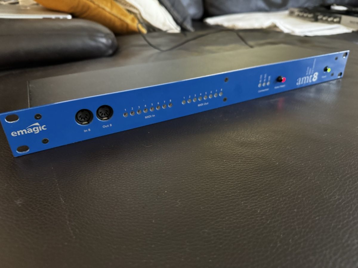 Instruments de musique: Emagic AMT8 - 8x8 Midi Interface USB – D'occasion à Zürich par 1cut2 2