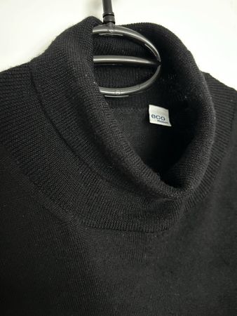 Schwarzer Rollkragen Pullover