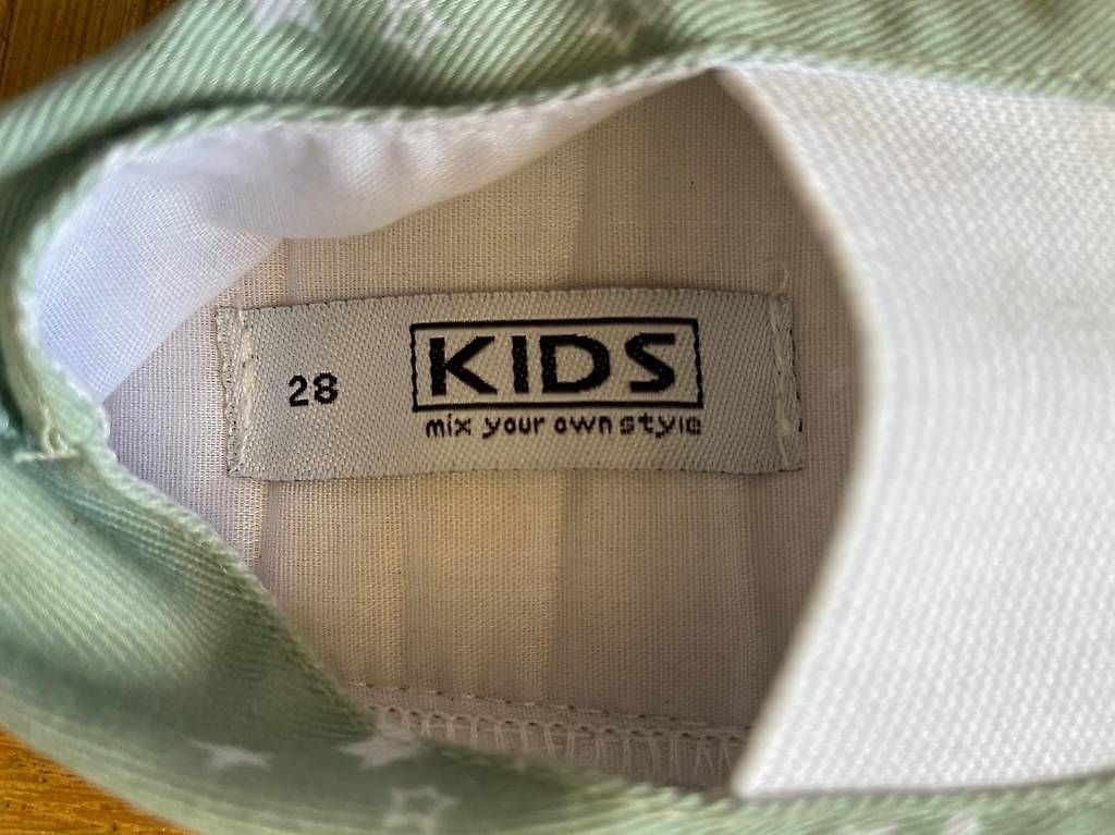 Scarpe per ragazzi: Turnschläppli Kids Grösse 28 – Usato da nidau venduto da sanyu80 2