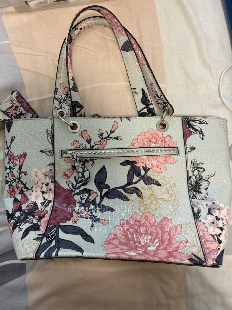 Guess Borse da donna: Guess Tasche, selten benutzt  – Usato da Opfikon venduto da Valentina2606 1