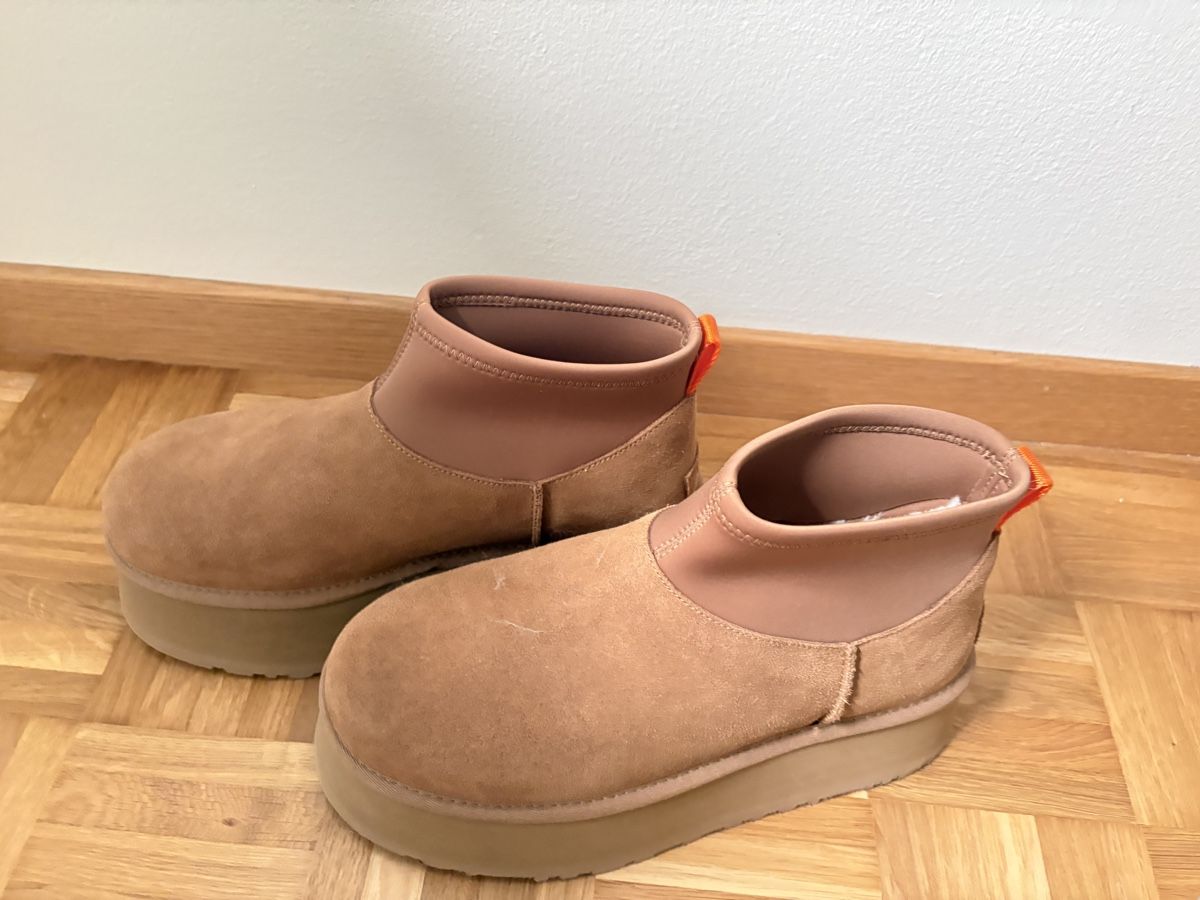Ugg Chaussures femmes: UGGs – Neuf (Voir description) à Luzern par lea_7hn8 2