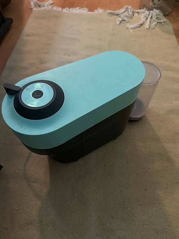 Machines à café & Machines à expresso: Cafetière Nespresso vertus comme neuve  – D'occasion à torgon par gucci39 1