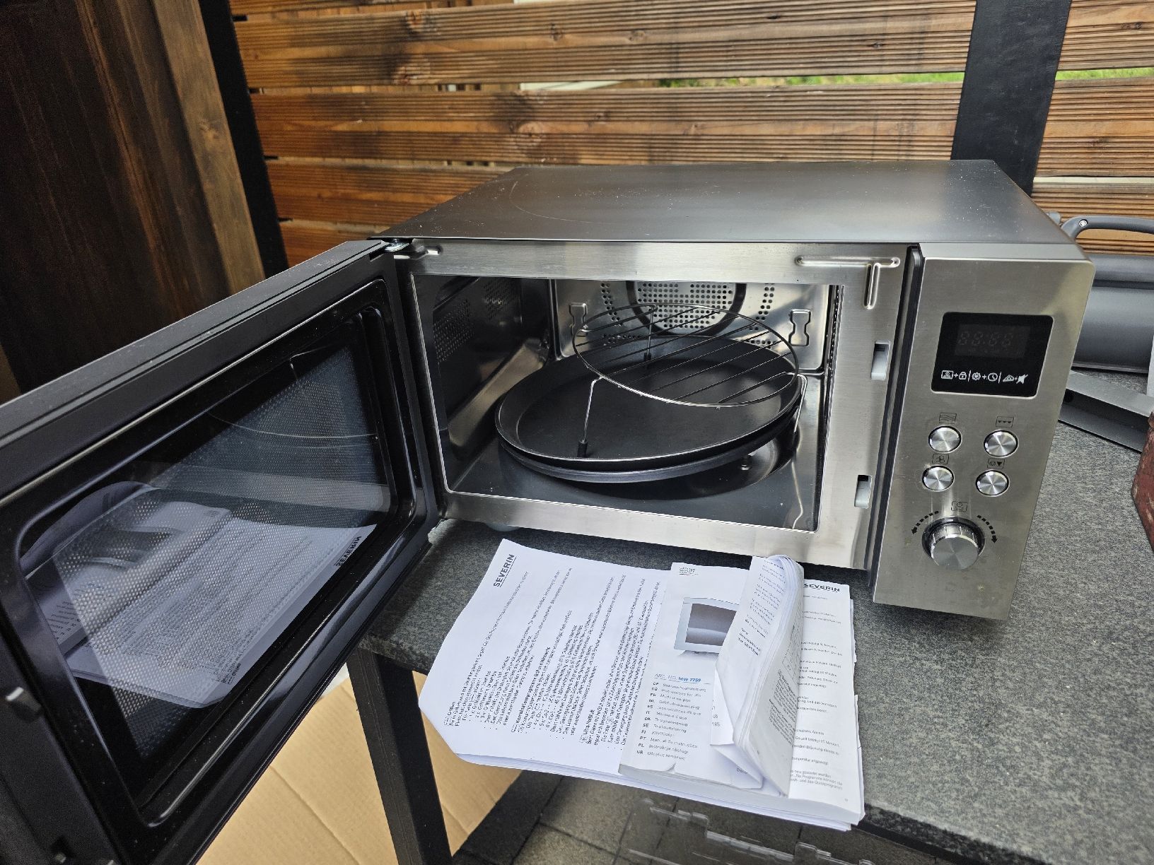 Appareils de cuisine: Severin Microwelle/Doppelgrill  – D'occasion à Riedt b. Erlen par Gugus1970 4