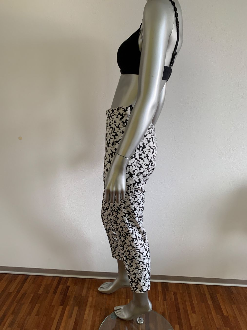 Akris Hosen: AKRIS: Floral gemusterte Sommerhose, 38 – Neu (gemäss Beschreibung) aus Luzern von paulablue 5