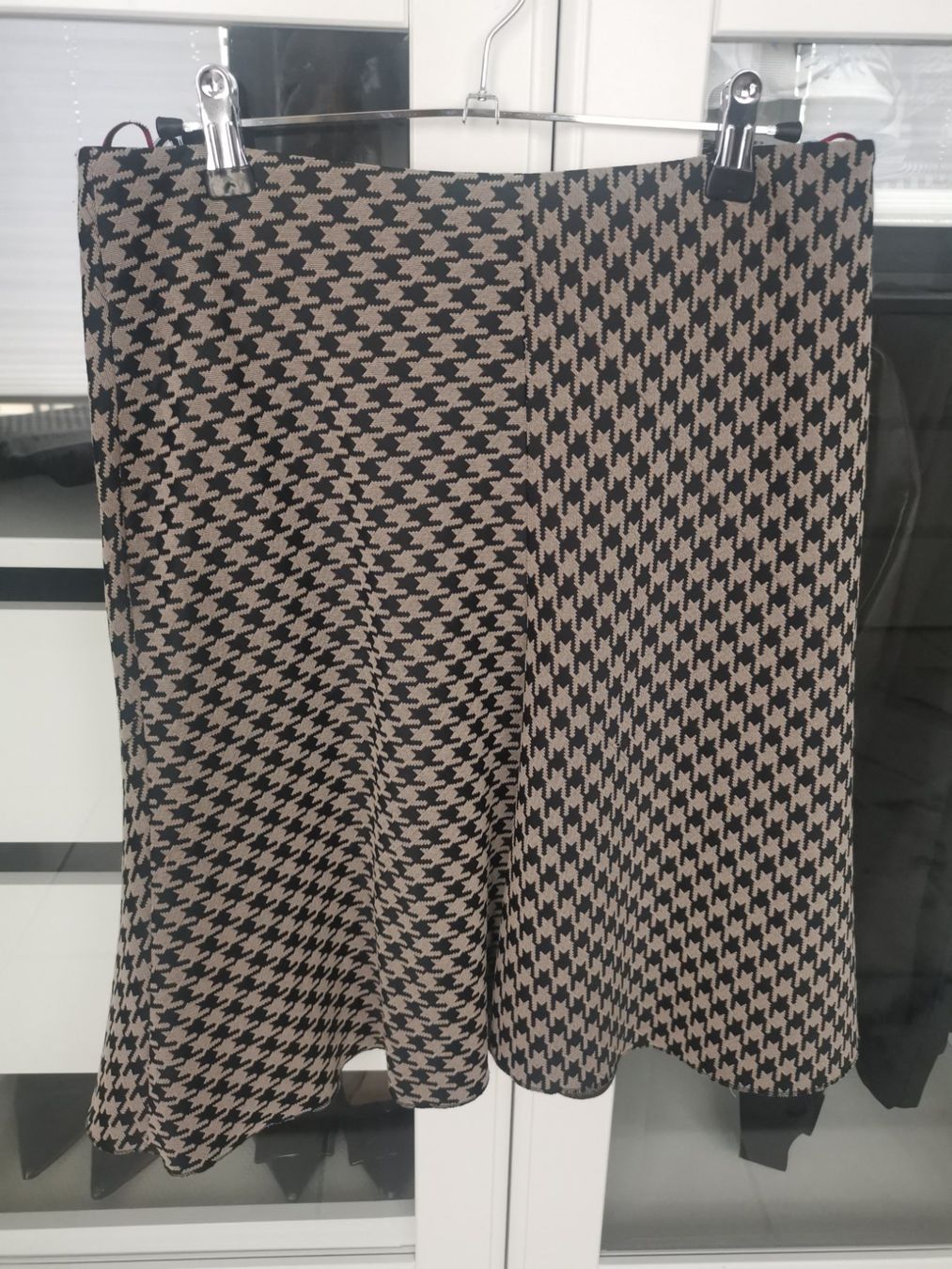 Hugo Boss Gonne: Hugo Boss Rock passt 38 De40 – Usato da Fehraltorf venduto da freeform2020 1