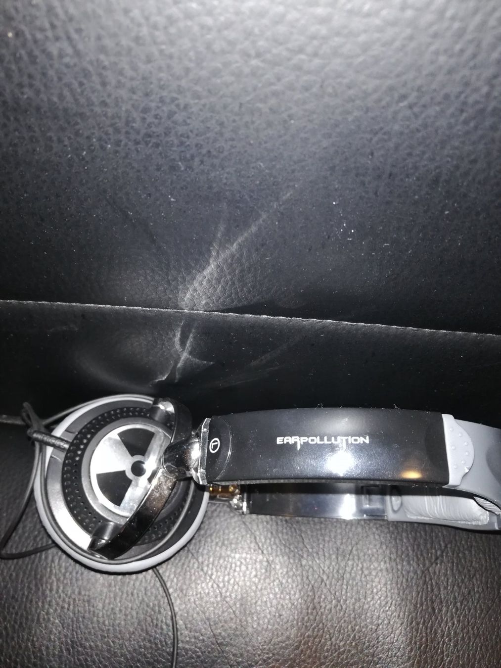 Cuffie: Ear Pollution Kopfhörer – Usato da Schwyz venduto da cla_8w6t 1