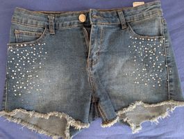 Coole Jeans Shorts mit Strass, Grösse S, Top Zustand!