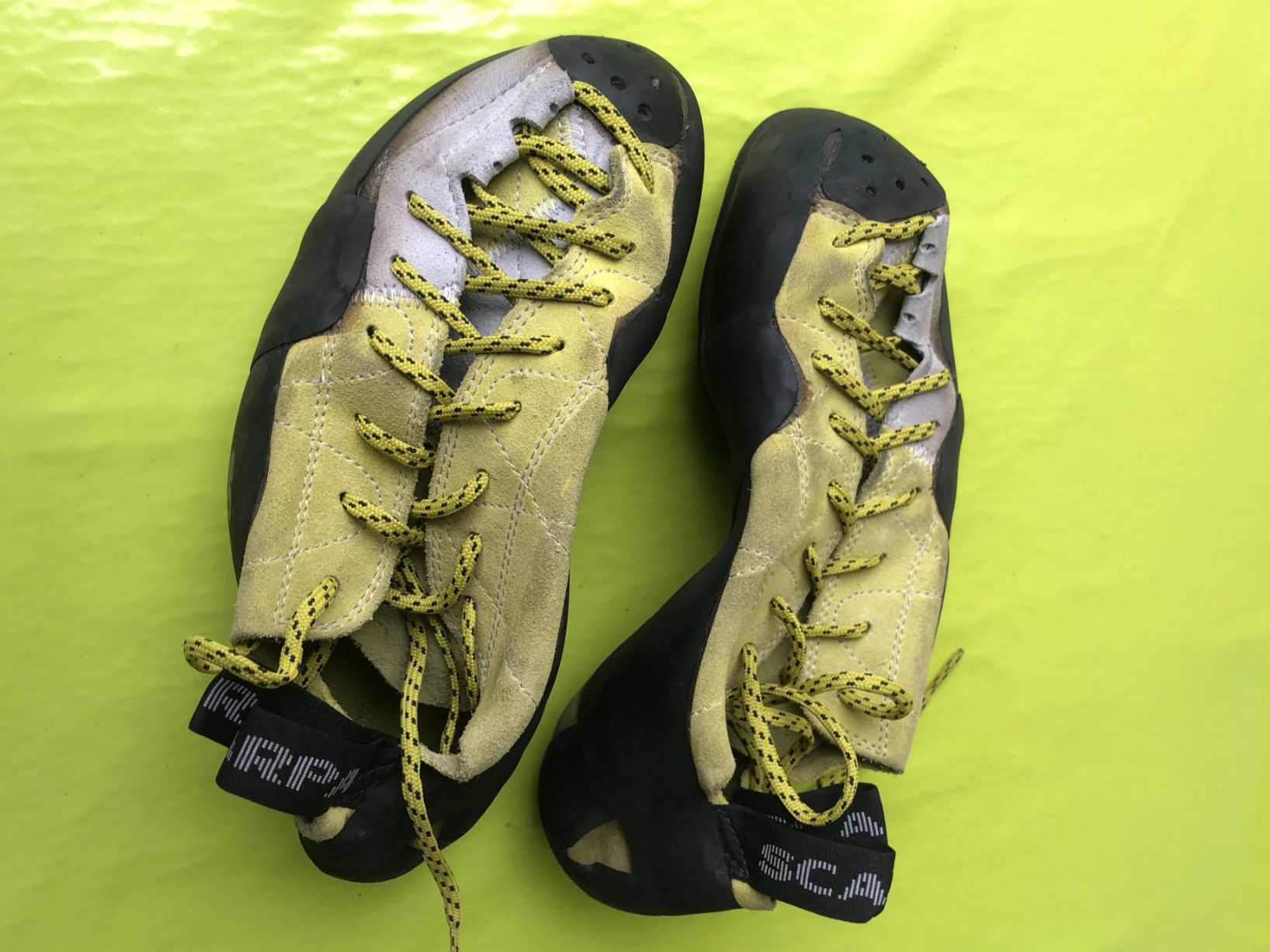 Scarpe da uomo: Scarpa Kletterschuhe 43.5 – Nuovo (secondo la descrizione) da Bern venduto da SaWeBe