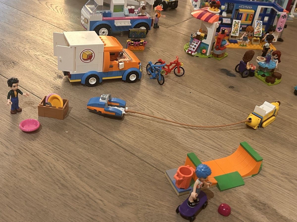 Lego Jouets: Lego Friends Set Schnäppchen,  Wohnblock, Segelschiff uvm. – D'occasion à Jona par grizzlyhedi01 7