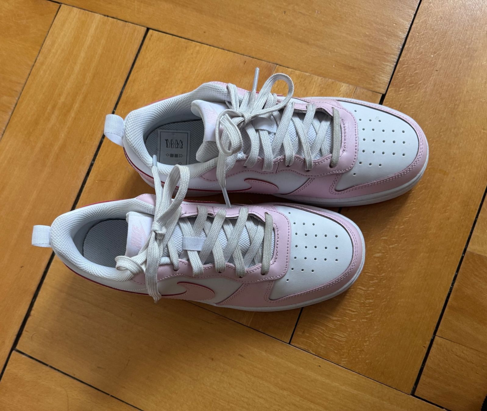 Nike Scarpe per ragazze: Nike Schuh Gr. 38.5 – Usato da St. Gallen venduto da engel363 1