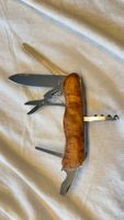Victorinox Outrider Unikat mit handgefertigten Olivenholz