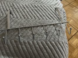 Porte-manteau à suspendre en métal chromé 6 crochets