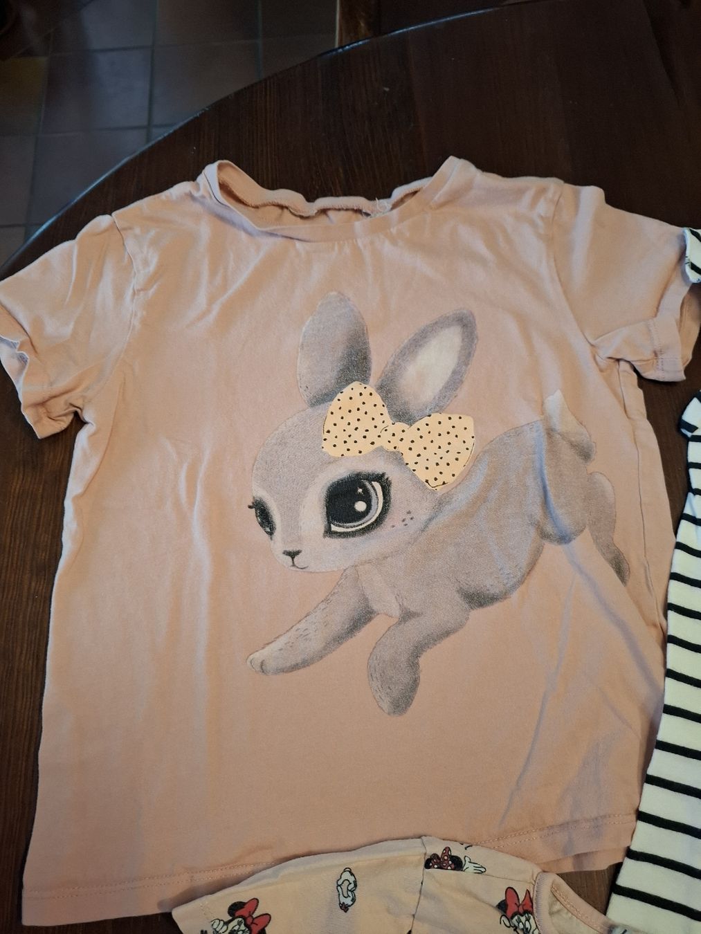 Blusen, T-Shirts & Tops: T-Shirt Mädchen Gr 122 – Gebraucht aus Hätzingen von Snoopi84 2