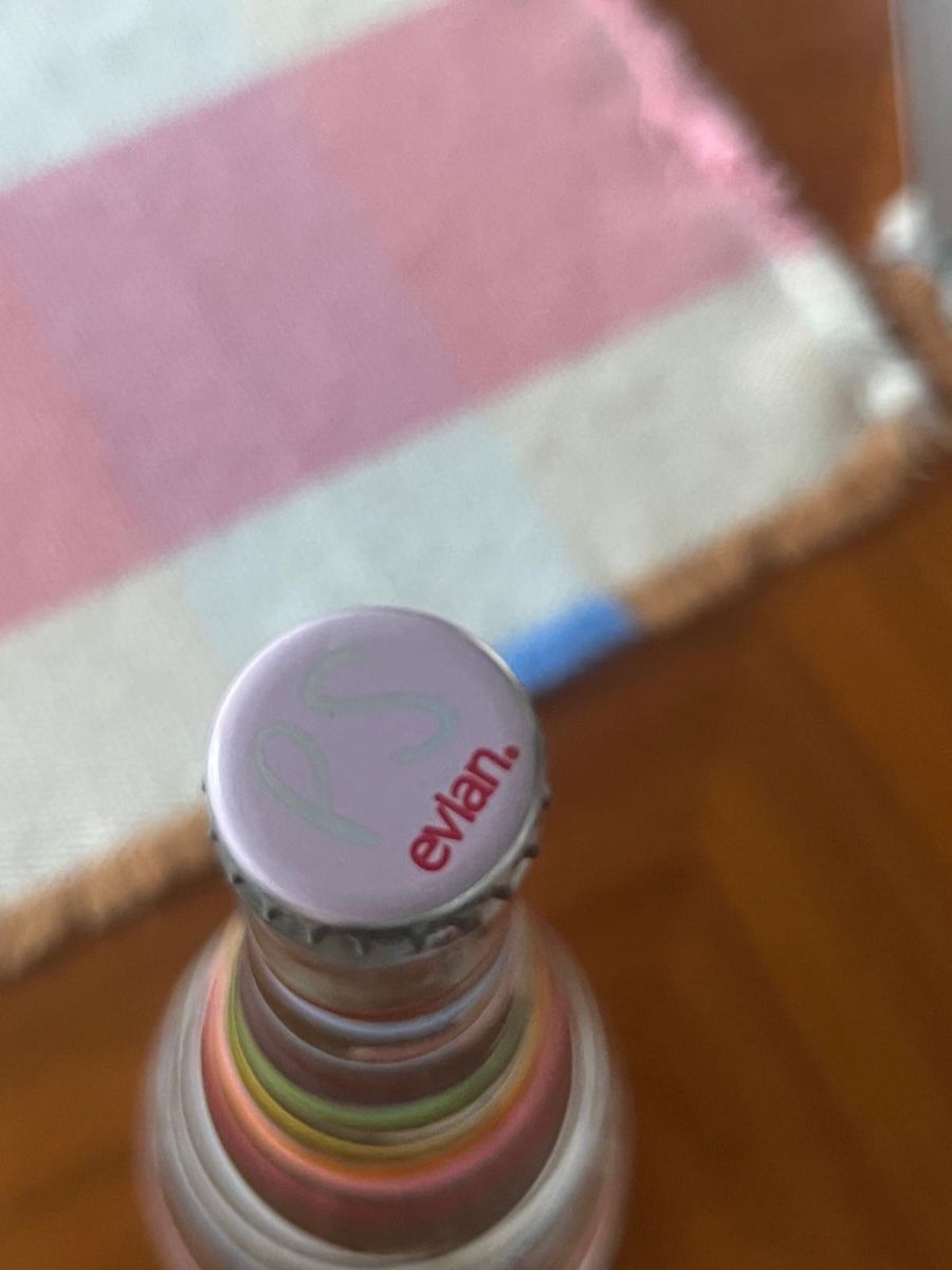 Autres vaisselles & verres: Bouteille Evian Paul Smith 2010 – Neuf avec emballage d'origine à Nyon par emx0xc 1